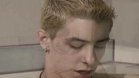 hawt chap wanks howdys pecker in a jacuzzi