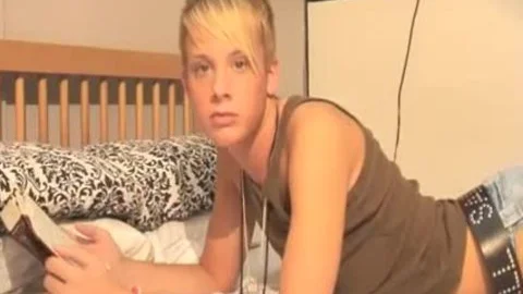 dirty Blond Tw-nk 20yo On Webwebcam