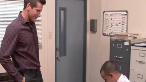 Office gays pounding booties On The Desk