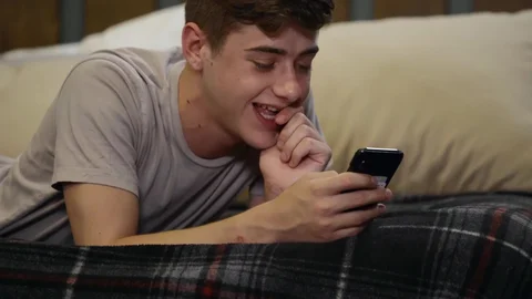DrillMyHole.com: Athletic huge penis Joey Mills throat fucking